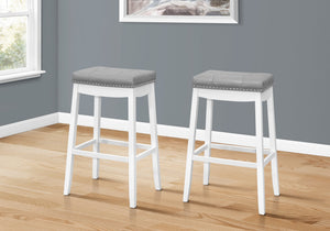 I 1262 Tabouret De Bar, Lot De 2, Hauteur Bar, Siège De Selle, Bois, Pu D'aspect Cuir, Blanc, Gris, Transitionnel - Simple Boutique