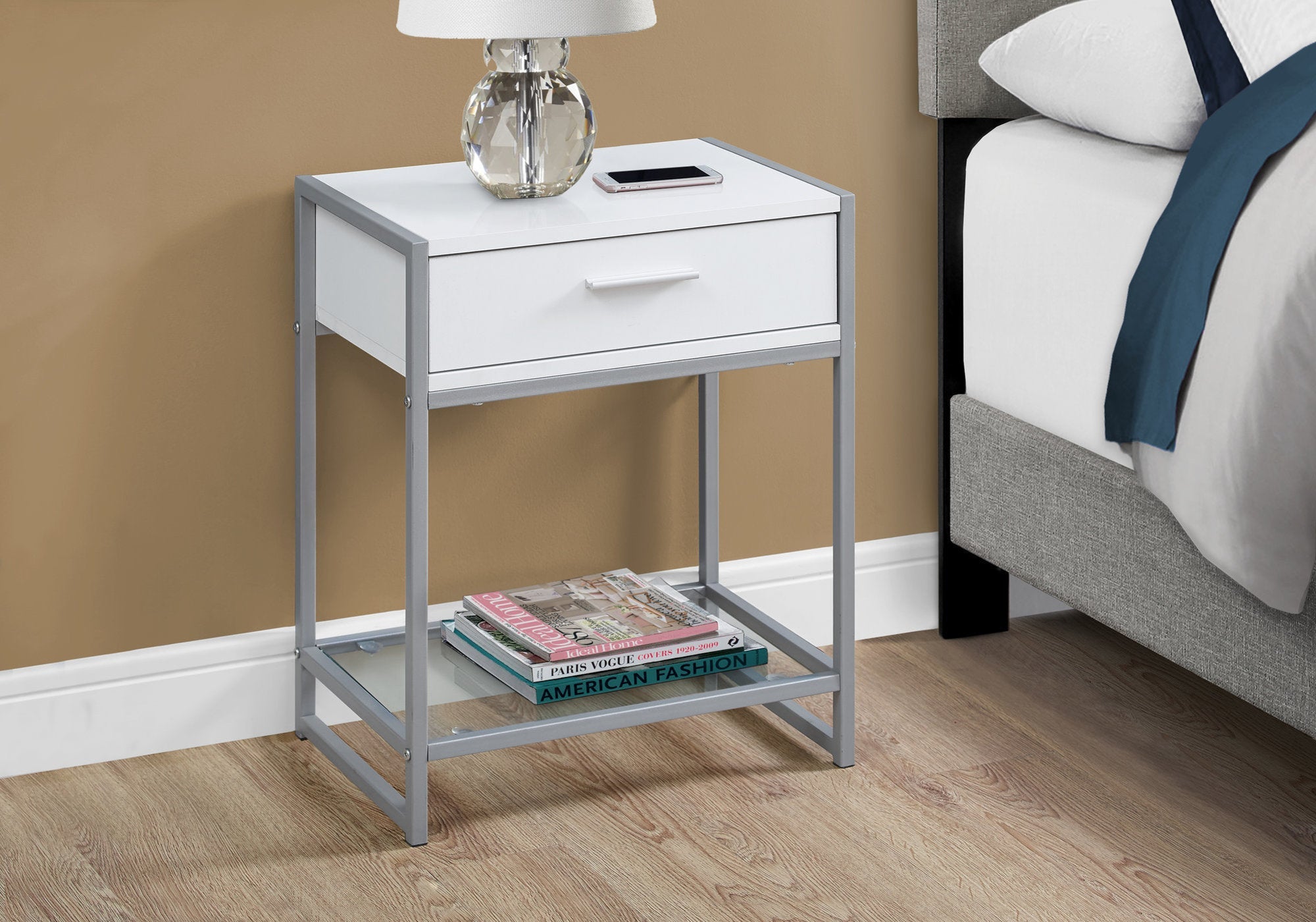 I 3503 Table D'appoint, Côté, Bout, Table De Nuit, Lampe, Tiroir De Rangement, Salon, Chambre À Coucher, Métal, Stratifié, Verre Trempé, Blanc, Gris, Contemporain, Moderne - Simple Boutique