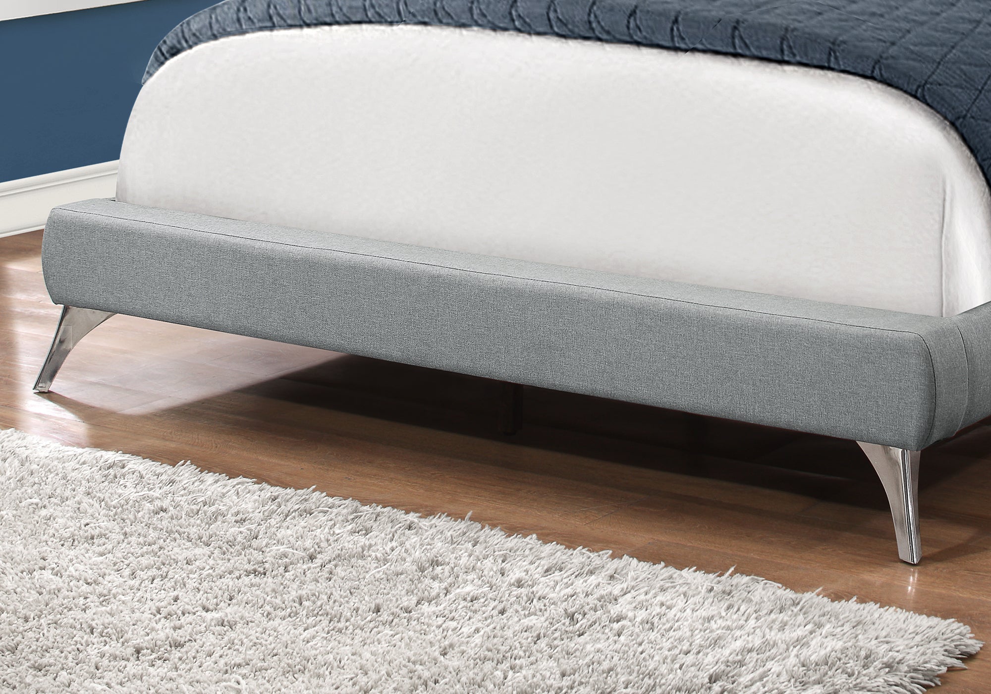 I 5950Q Lit, Grand, Plate-forme, Chambre À Coucher, Cadre, Rembourré, D'aspect Lin, Pieds En Métal, Gris, Chrome, Contemporain, Moderne - Simple Boutique