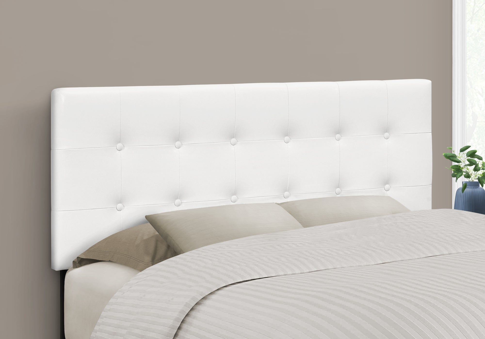 I 6002F Lit, Tête De Lit Seulement, Taille Réelle, Chambre À Coucher, Rembourré, Pu D'aspect Cuir, Blanc, Transitionnel - Simple Boutique