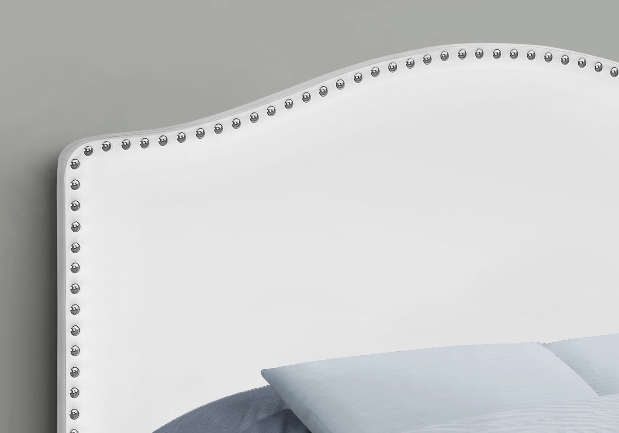 I 6012F Lit, Tête De Lit Seulement, Taille Réelle, Chambre À Coucher, Rembourré, Pu D'aspect Cuir, Blanc, Transitionnel - Simple Boutique