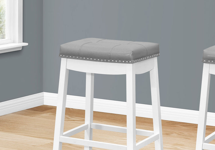 Monarch Specialties I 1262 Tabouret De Bar, Lot De 2, Hauteur Bar, Siège De Selle, Bois, Pu D'aspect Cuir, Blanc, Gris, Transitionnel - Simple Boutique