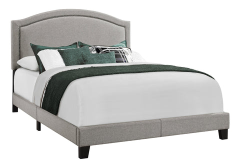 Monarch Specialties I 5936Q Lit, Grand, Plate-forme, Chambre À Coucher, Cadre, Rembourré, D'aspect Lin, Pattes En Bois, Gris, Chrome, Transitionnel