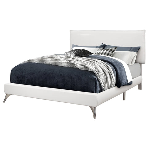 Monarch Specialties I 5953Q Lit, Grand, Plate-forme, Chambre À Coucher, Cadre, Rembourré, Pu D'aspect Cuir, Pieds En Métal, Blanc, Chrome, Contemporain, Moderne