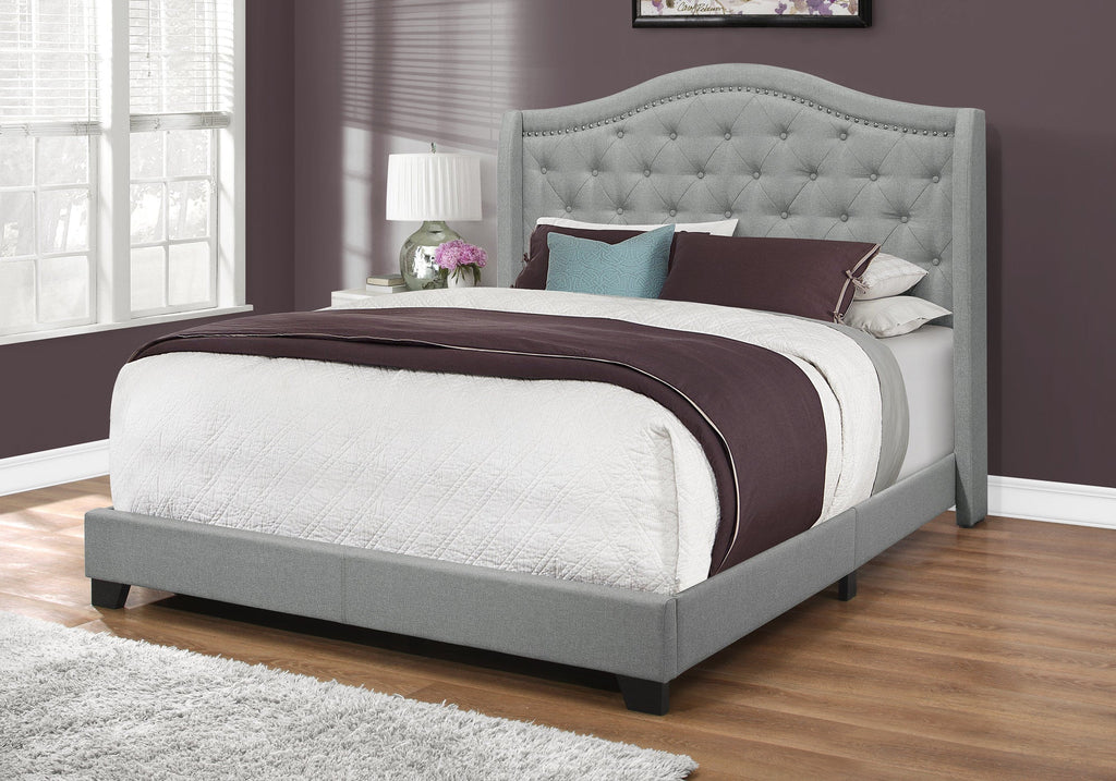 Monarch Specialties I 5966Q Lit, Grand, Plate-forme, Chambre À Coucher, Cadre, Rembourré, Velours, Pattes En Bois, Gris, Chrome, Traditionnel