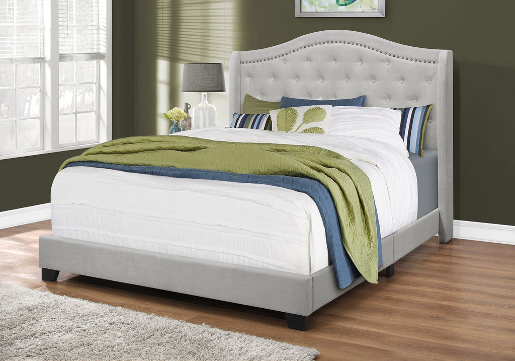 Monarch Specialties I 5967Q Lit, Grand, Plate-forme, Chambre À Coucher, Cadre, Rembourré, Velours, Pattes En Bois, Gris, Traditionnel