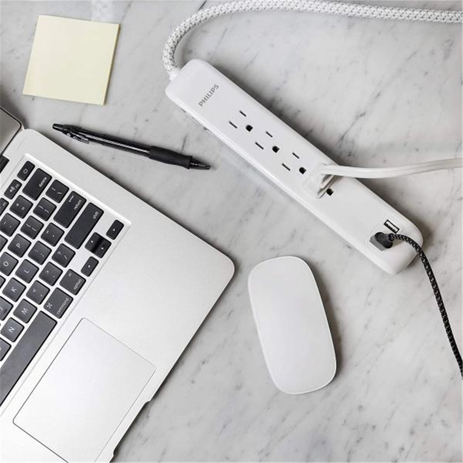 Philips - Protecteur de Surtension à 4 Prises et 2 Port USB, 720 Joules, Cordon de 4 Pieds, Blanc - Simple Boutique